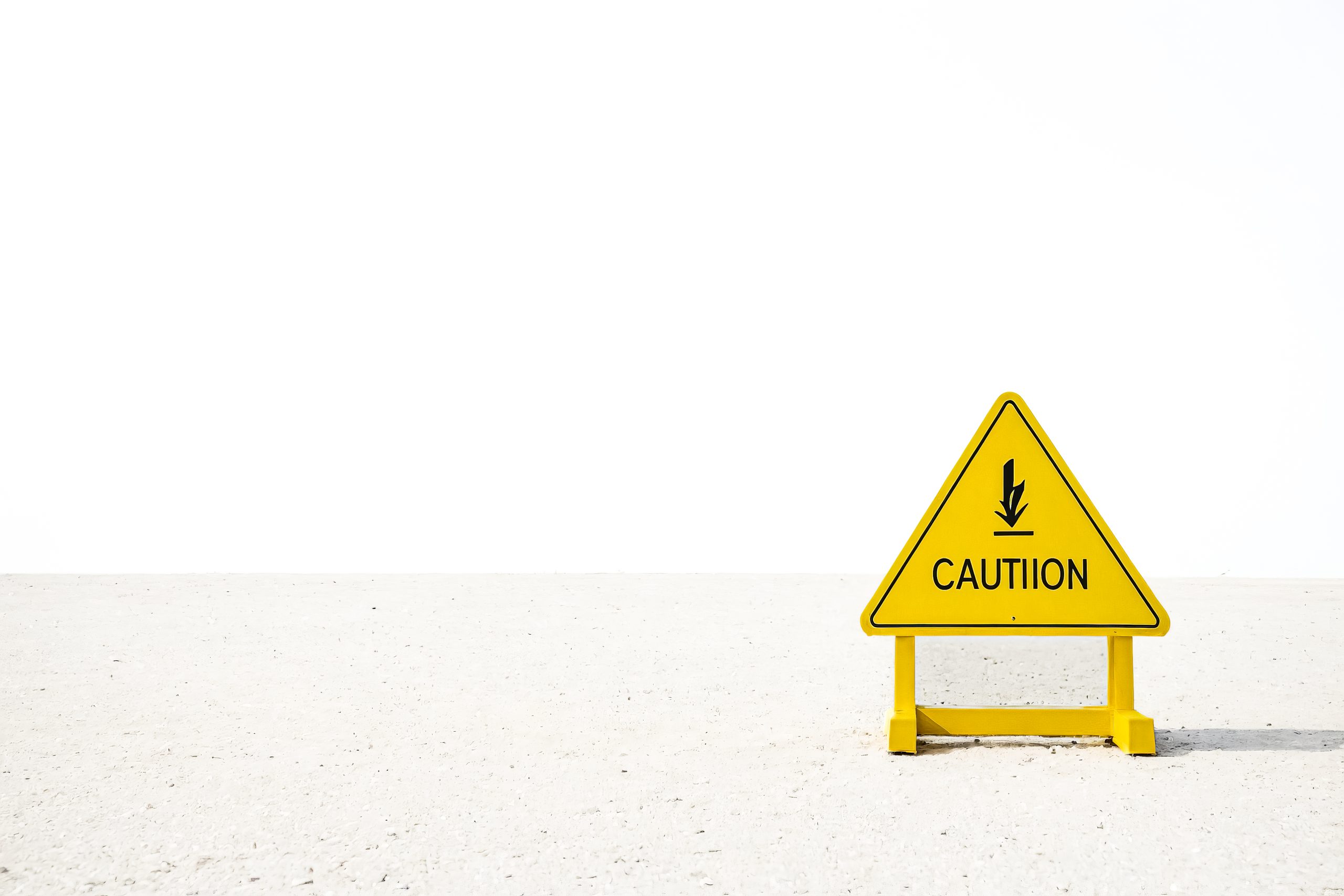 vecteezy_yellow-caution-sign-with-lightning-bolt_48173759